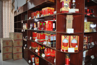 廣源酒業(yè)-廣西浦北縣食品提供廣源酒業(yè)的相關(guān)介紹、產(chǎn)品、服務(wù)、圖片、價(jià)格生豬屠宰,生豬繁育養(yǎng)殖,酒類(lèi)批發(fā)零售,餐飲旅業(yè)、欽州市農(nóng)業(yè)產(chǎn)業(yè)化重點(diǎn)龍頭企業(yè)、廣西食品行業(yè)十強(qiáng)企業(yè)、廣西食品行業(yè)節(jié)能減排先進(jìn)企業(yè)、