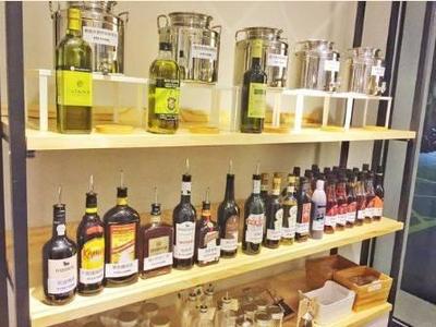 一對(duì)情侶開(kāi)的「無(wú)包裝食材店」:想買(mǎi)多少分量就買(mǎi)多少