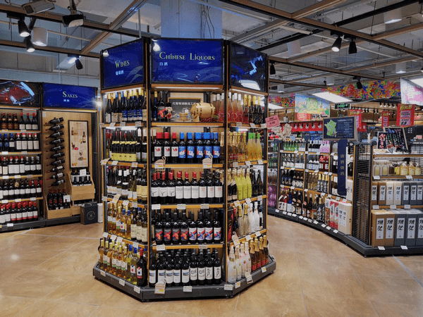 酒訊深度|多方廝殺新零售 賣酒賣出新花樣_酒類_服務(wù)_華致酒